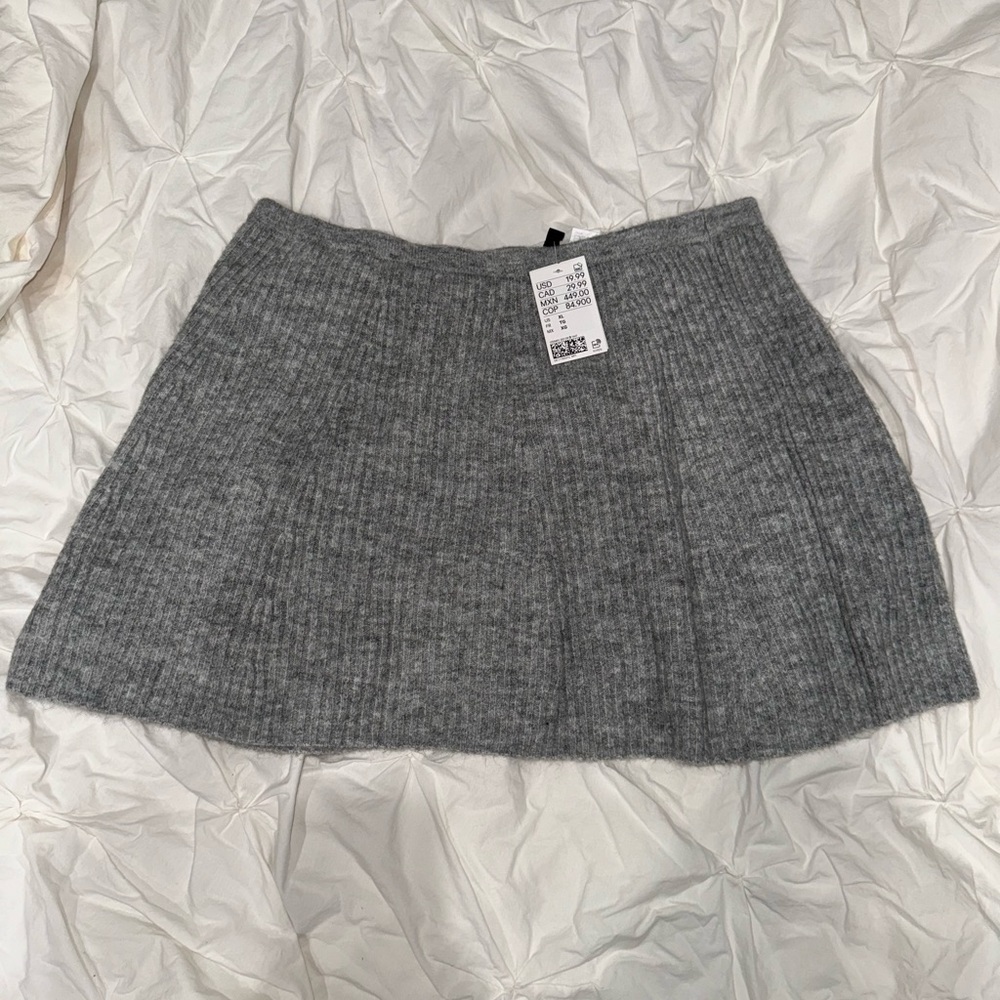 Divided Gray Mini A-Line Skirt with Ribbed Style for Casual Work